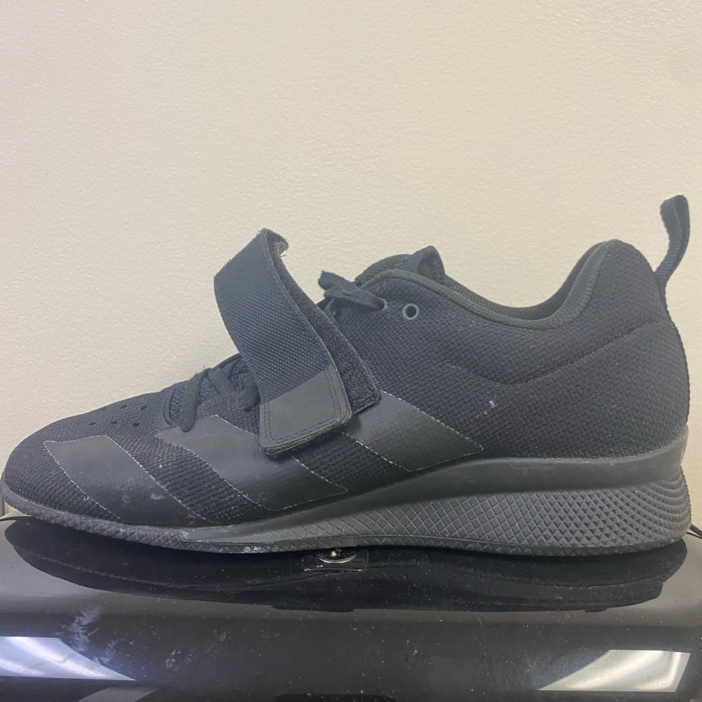 Adidas Lifting shoes